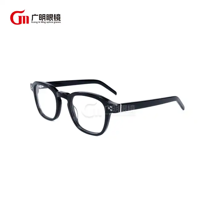 What Style of Glasses Suits a Square Face?